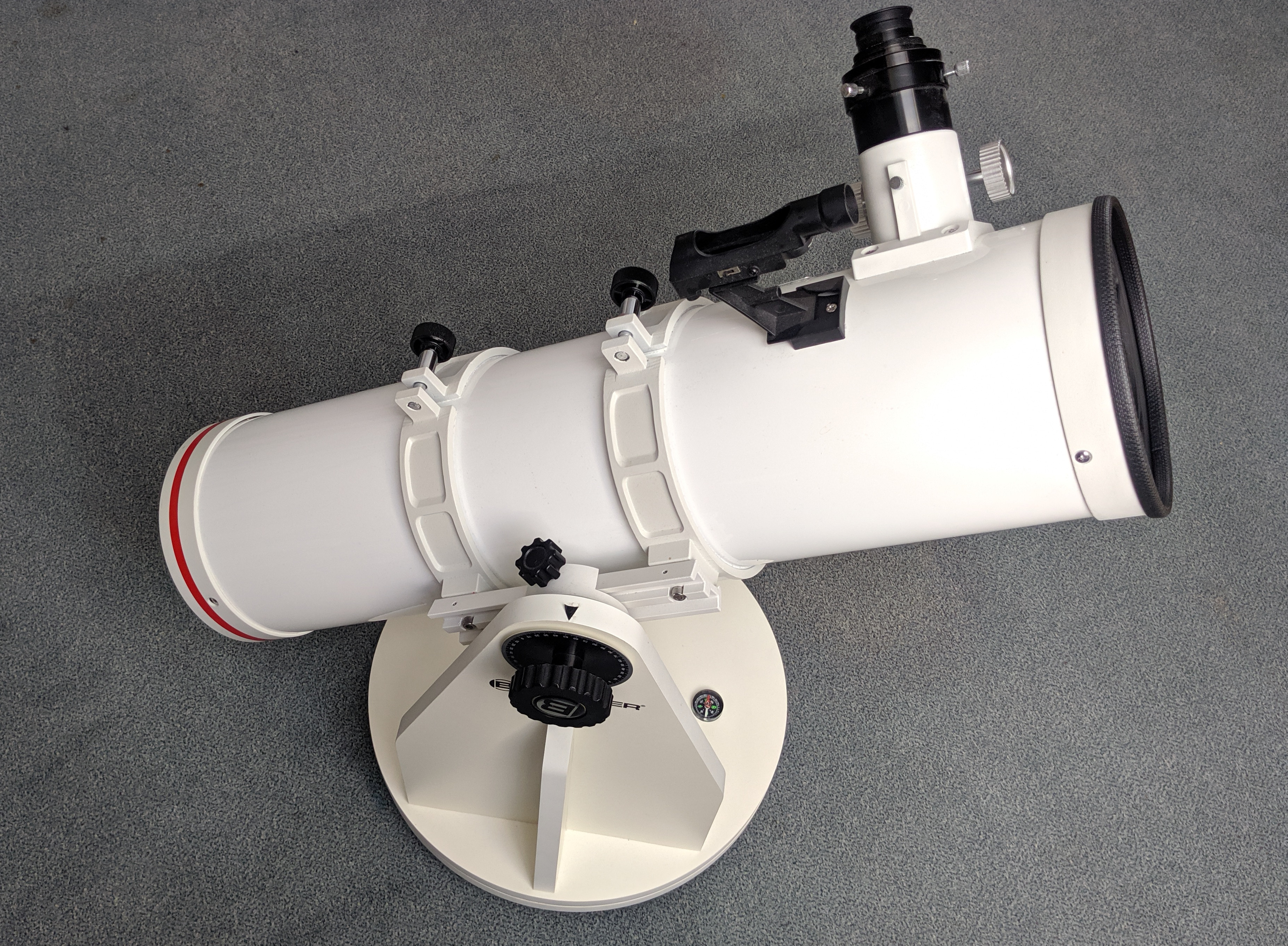 Computerized store telescope mount